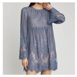 BcbgMaxAzria lace floral blue dress XXS